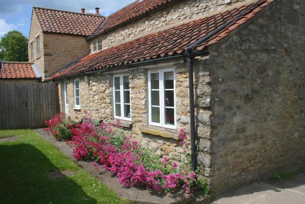 Pretty Yorkshire Stone Cottage Harome Exterior foto